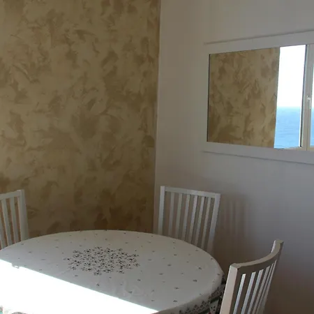 Picouveau Apartment